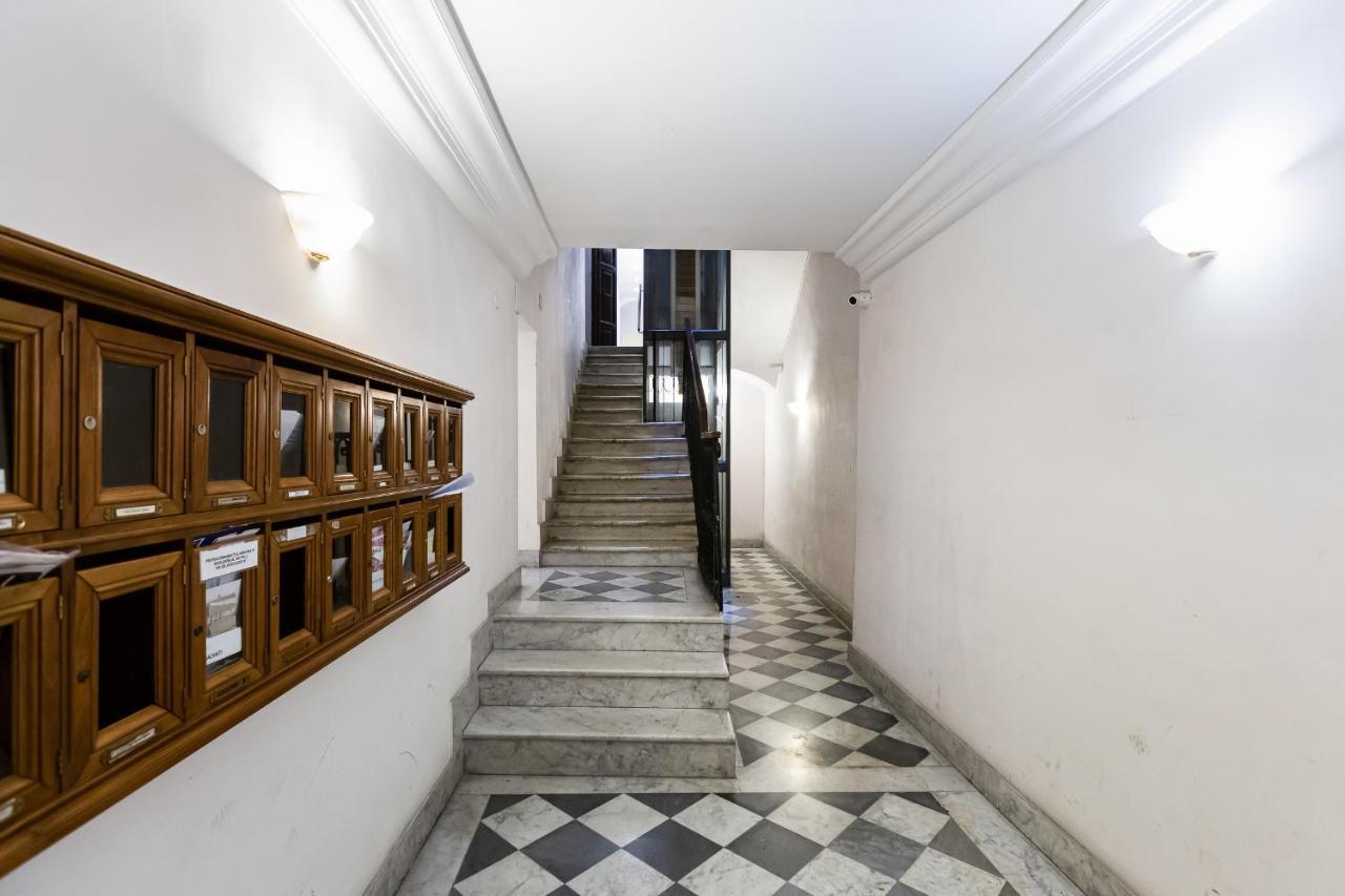 רומא Trevi Fountain Modern Apartment מראה חיצוני תמונה