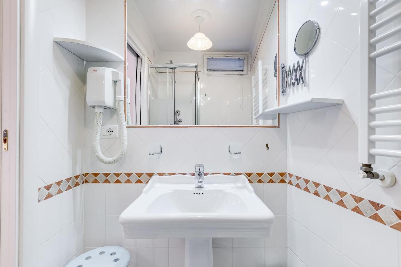 רומא Trevi Fountain Modern Apartment מראה חיצוני תמונה